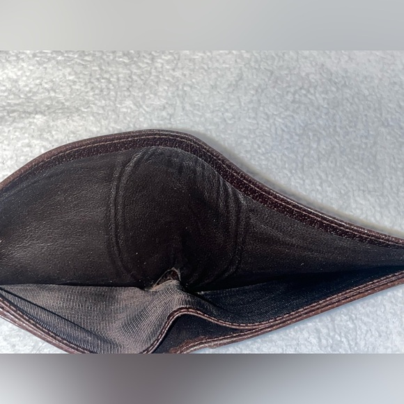 Gucci Canvas Monogram Bifold Wallet - Picture 11 of 12